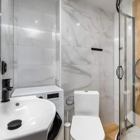 Czerniakowska 40 B *